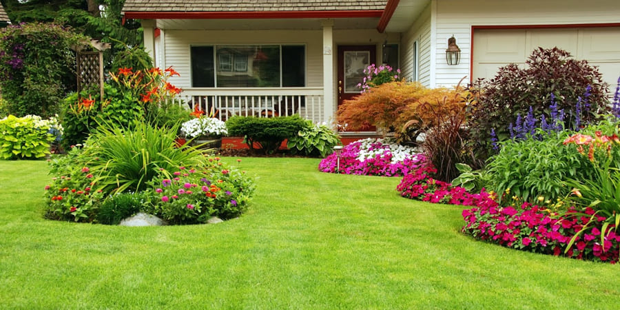 Отделяем клумбу от газона